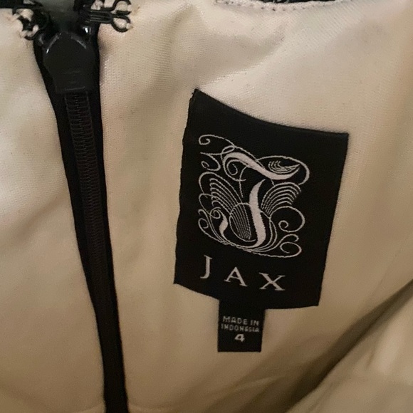 Perfect dress for a cocktail party! size 4 by JAX - Picture 9 of 9